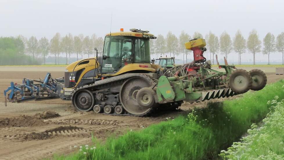 Challenger MT 765B (1)