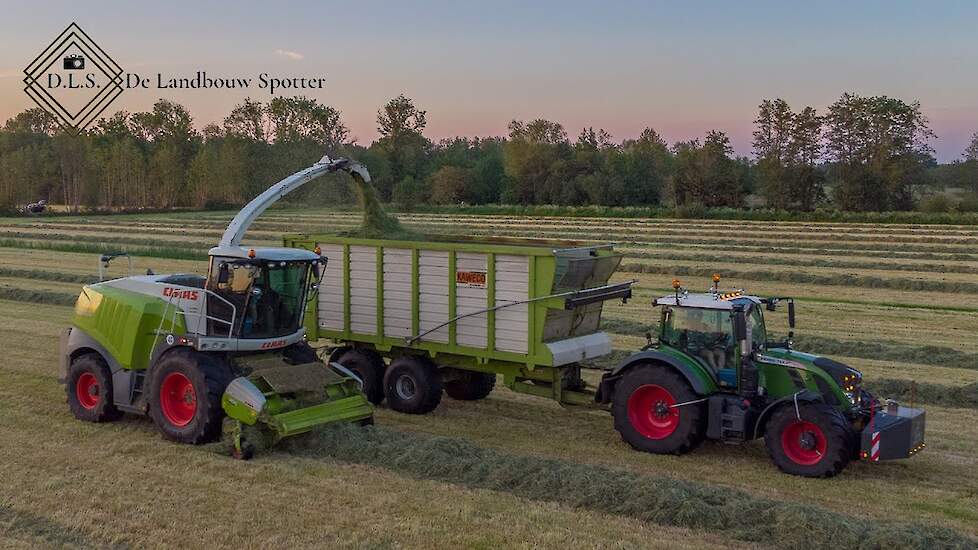 Grass silage | Claas Jaguar 960 | Claas Axion 870 (150.000 Editie) + Fendt 722 | Gras häckseln