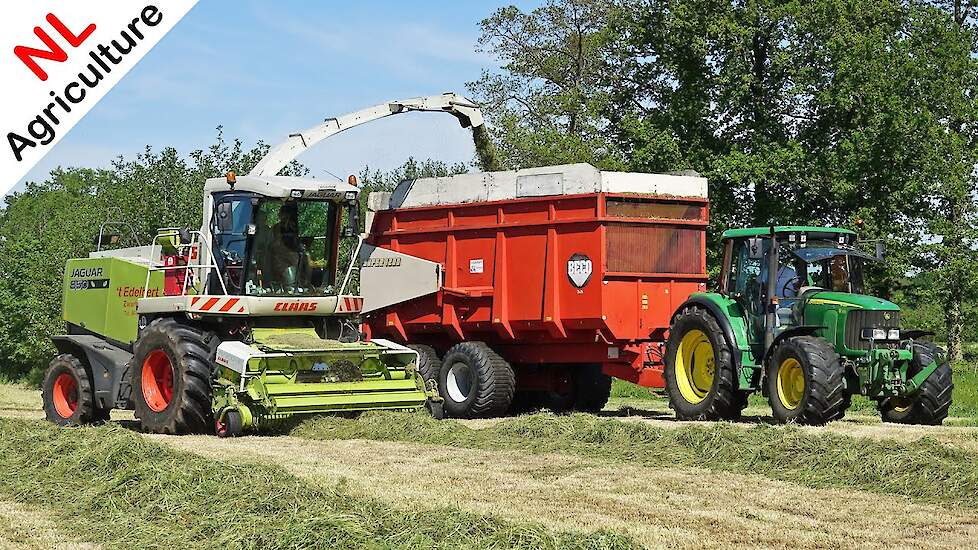 2021 | Gras hakselen met Claas Jaguar + New Holland + John Deere | 't Edelhert