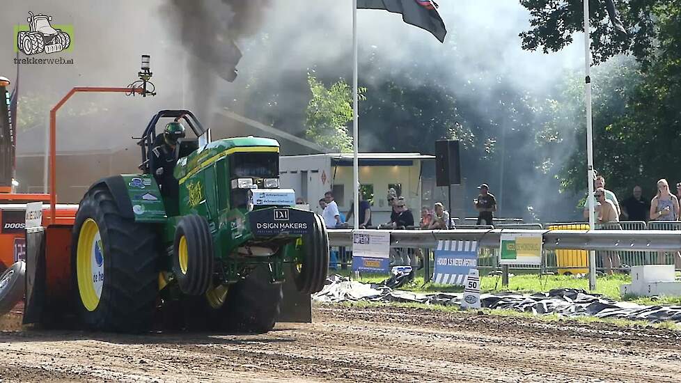 Brullende pk`s bij Tractorpulling Eext 2021