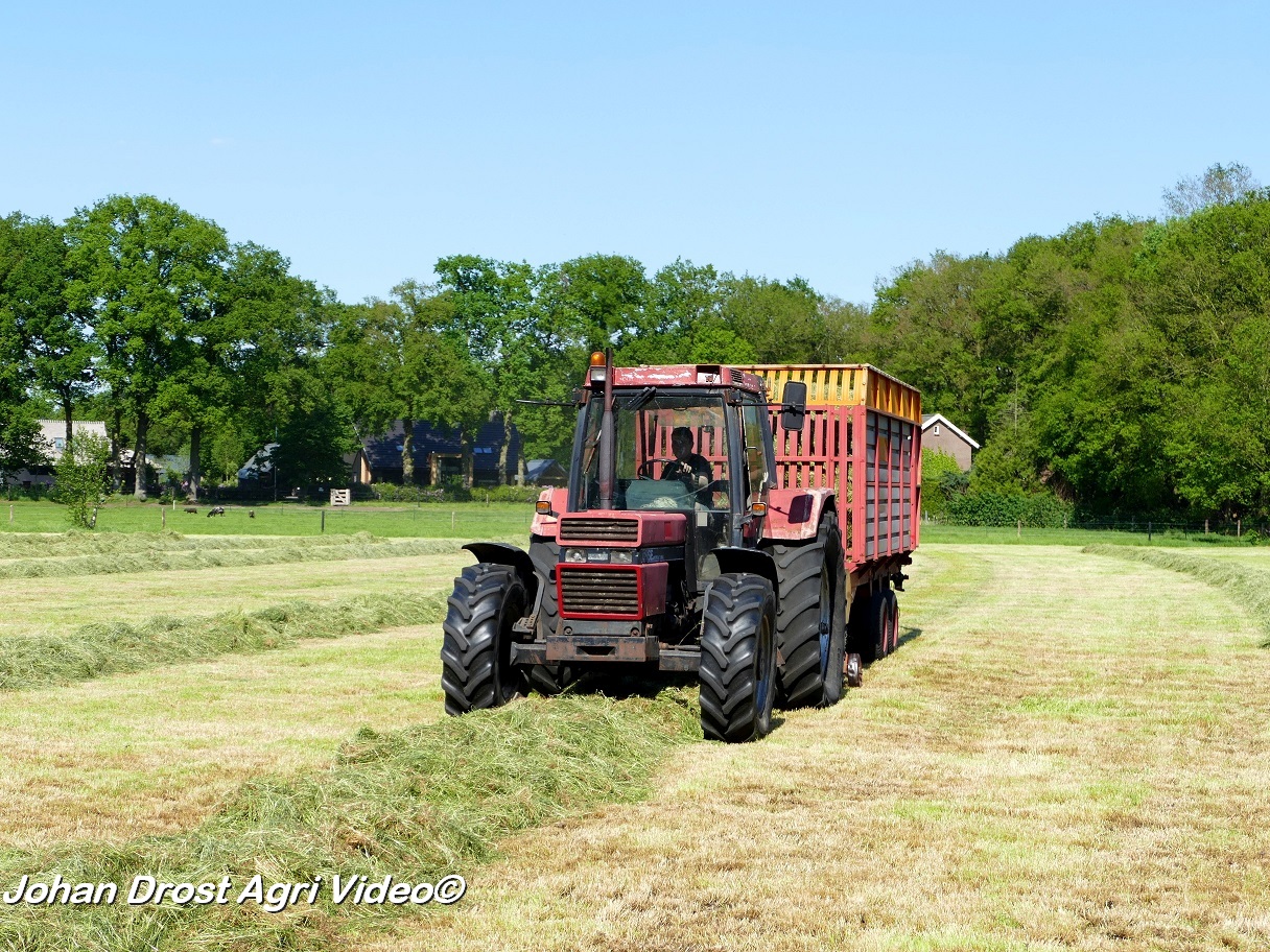 Case-IH › Case International 956XL en Miedema-opraapwagen ...