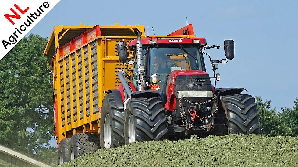 2021 | Gras hakselen met New Holland en Case IH Puma's | Nap