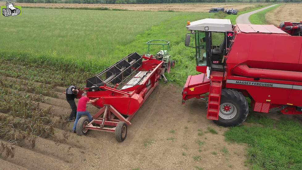 In bedrijf stellen van een Massey Ferguson 34 door Barendregt mechanisatie bv