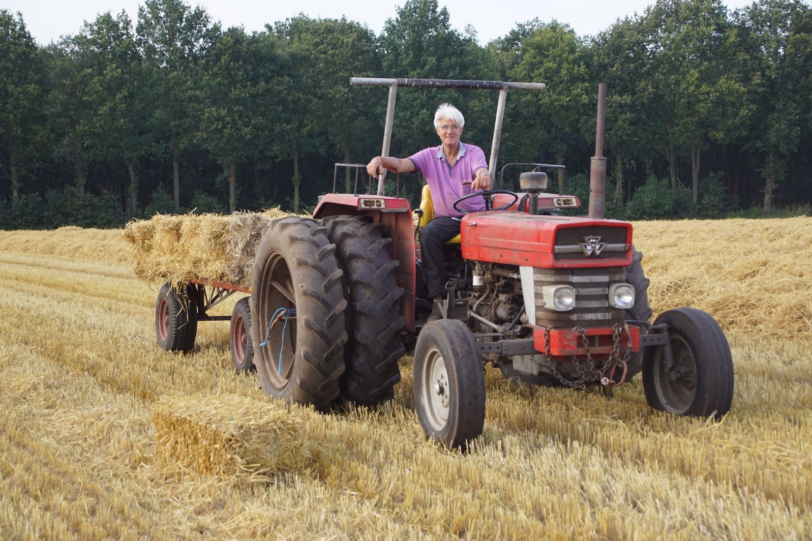 Motivatie Specialiteit been Stro persen in kleine pakjes met MB Trac 800 | Trekkerweb.nl -  Mechanisatienieuws voor de landbouw en groensector