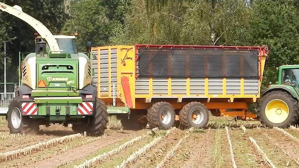 Krone BiG X 580 en EasyCollect maisbek