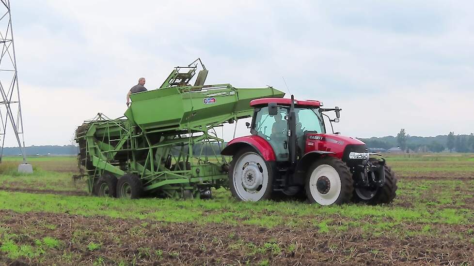 Sterbo aardappels rooien 1