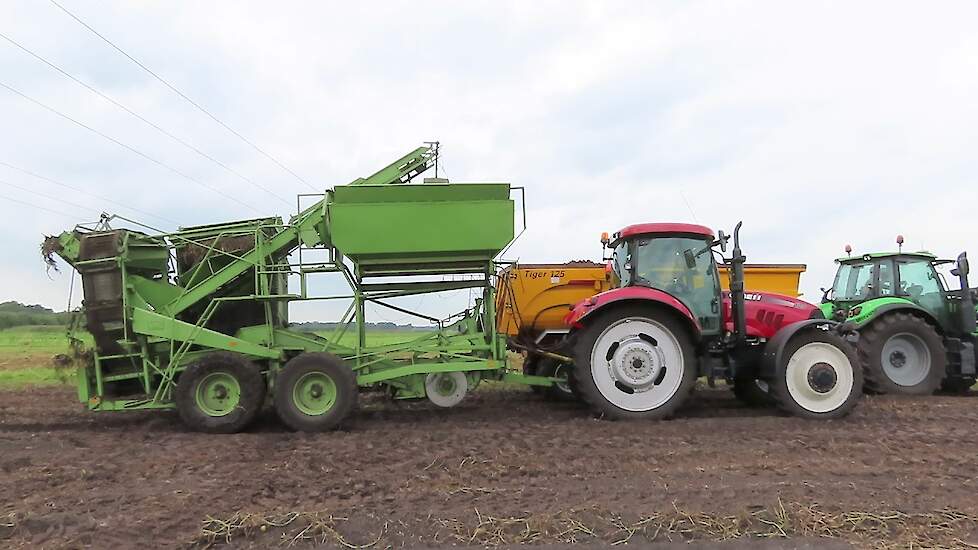 aardappels rooien met Sterbo 2