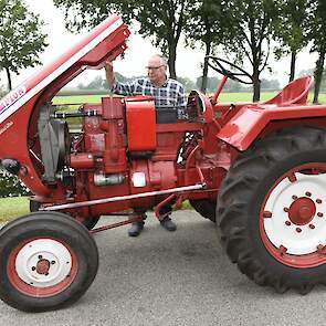 Onder de motorkap van de Champion ligt een tweecilinderdieselmotor van Ceres.