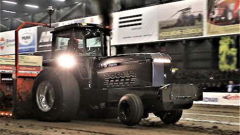 Een opvallende trekker in de 4,5 ton Supersport: de Deense Grey Deere is een van de weinige trekkers met cabine. Sterk is hij ook, gezien zijn derde plaats.