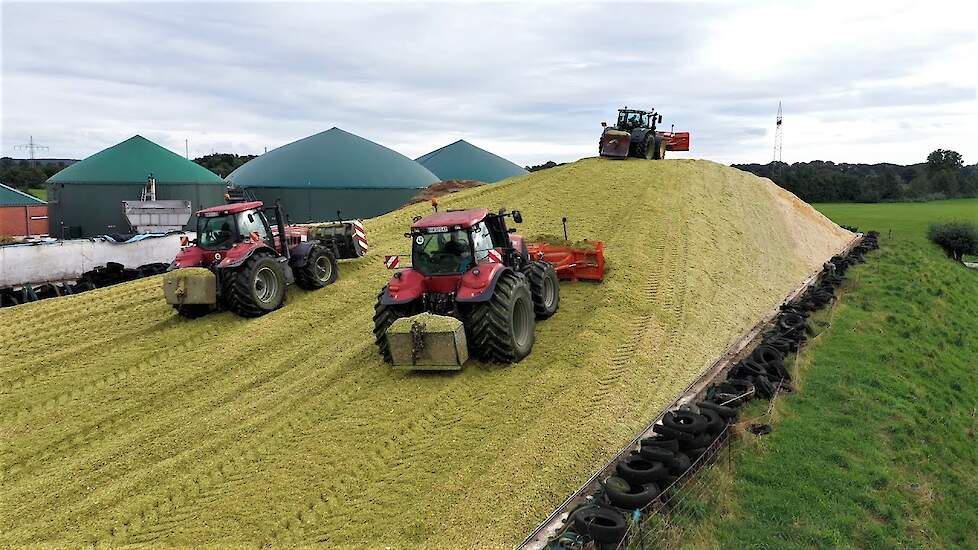 Heavy weights op de silage kuil Magnum Power