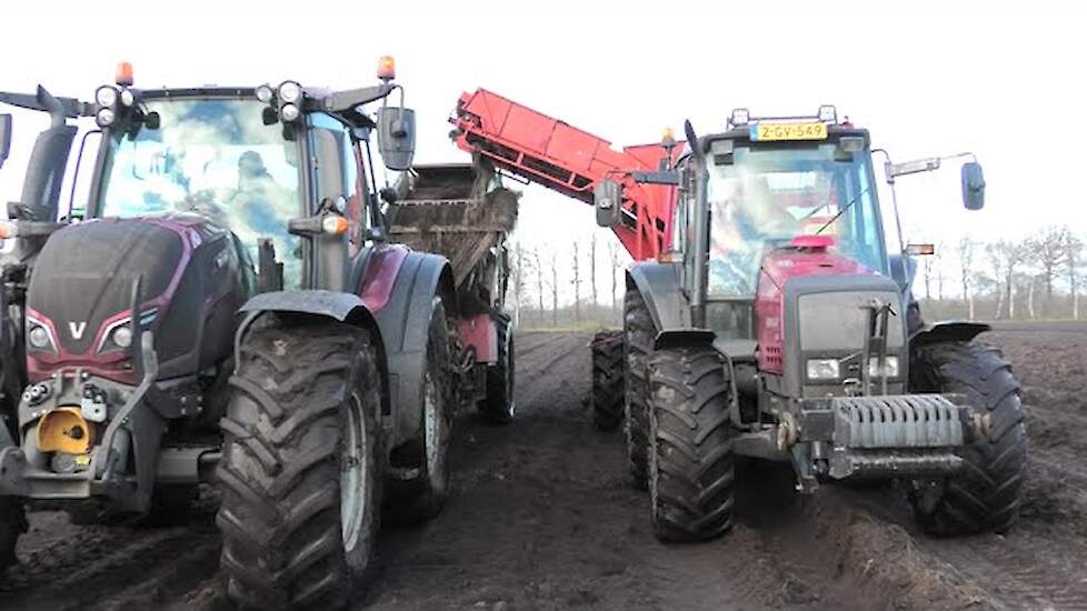 HET ROOIEN VAN ECHINACEA VALTRA VALMET 6550 JOHN DEERE