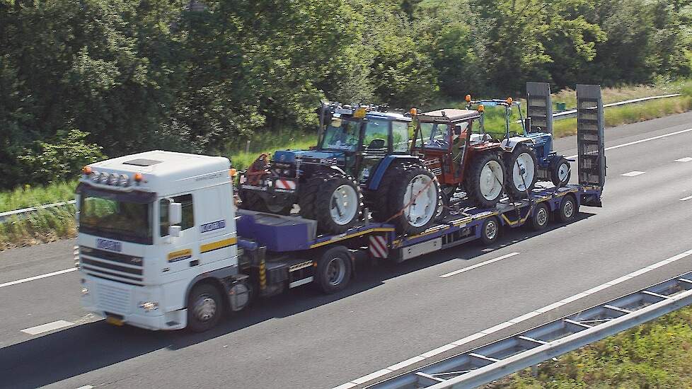 New Holland Legendary Days met Kort op transport