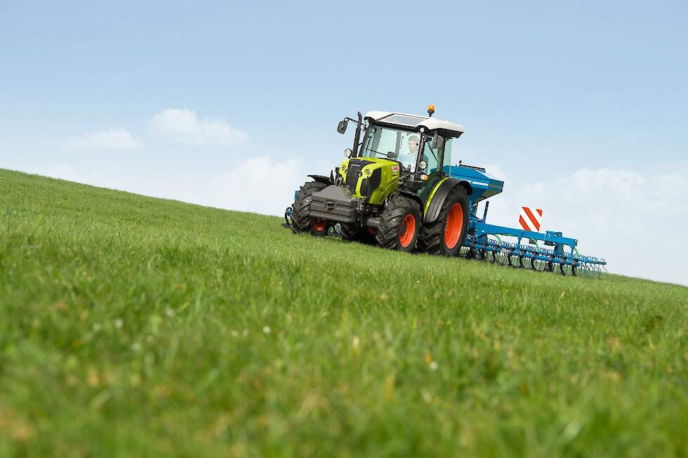 Ook de ELIOS compacte tractoren worden al sinds vele jaren door Carraro Agritalia voor CLAAS  gebouwd. De serie is nu ook leverbaar als Stage V-configuratie