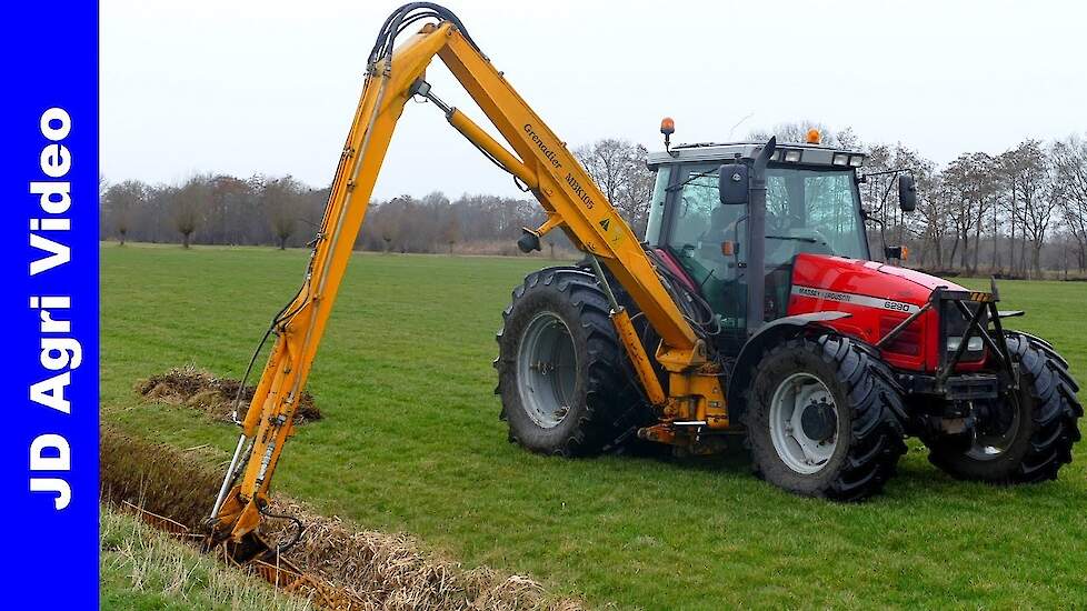 Massey Ferguson 6290 | Herder Grenadier | Maaikorven | Johan Frens Hulshorst | Ditch cleaning