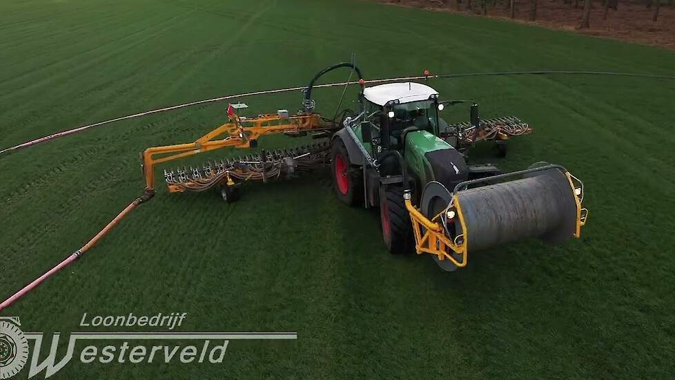 Loonbedrijf Westerveld in de mest en vloeibare kunstmest