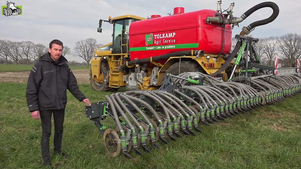 Grasland bemesten met de Mani-Ject 1240 van ELAND Machines
