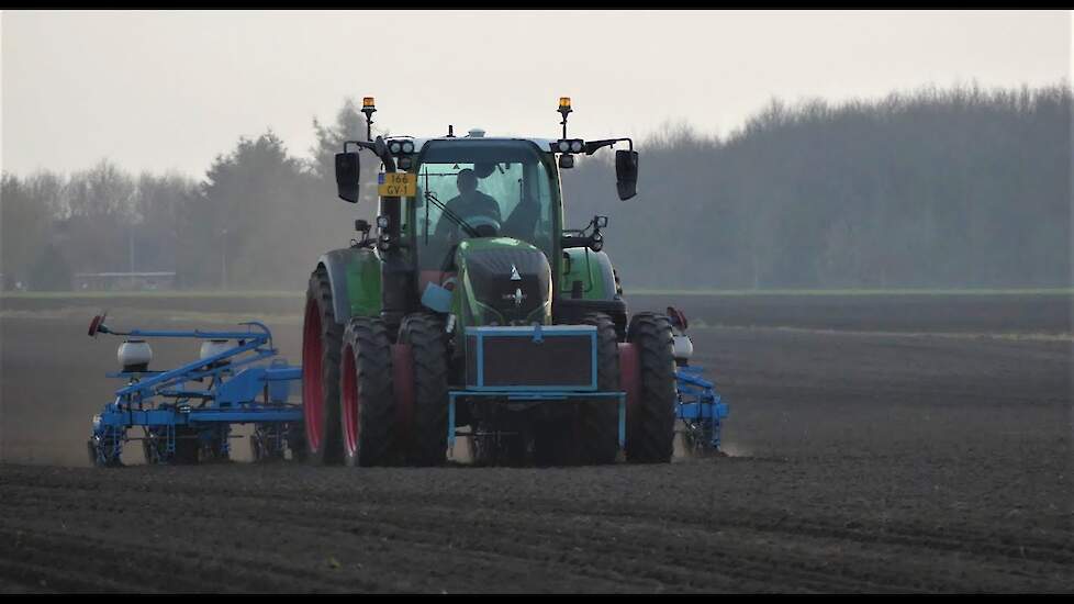Suikerbieten zaaien loonbedrijf Harms Erica Fendt 716 Vario