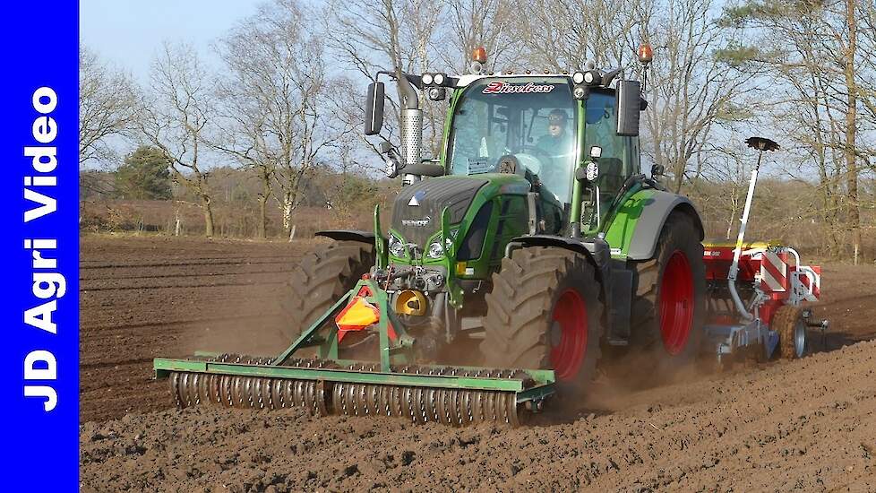 2022 | Fendt 516 + Pöttinger | Graan zaaien | P van den Hardenberg Elspeet | Sowing | Säen