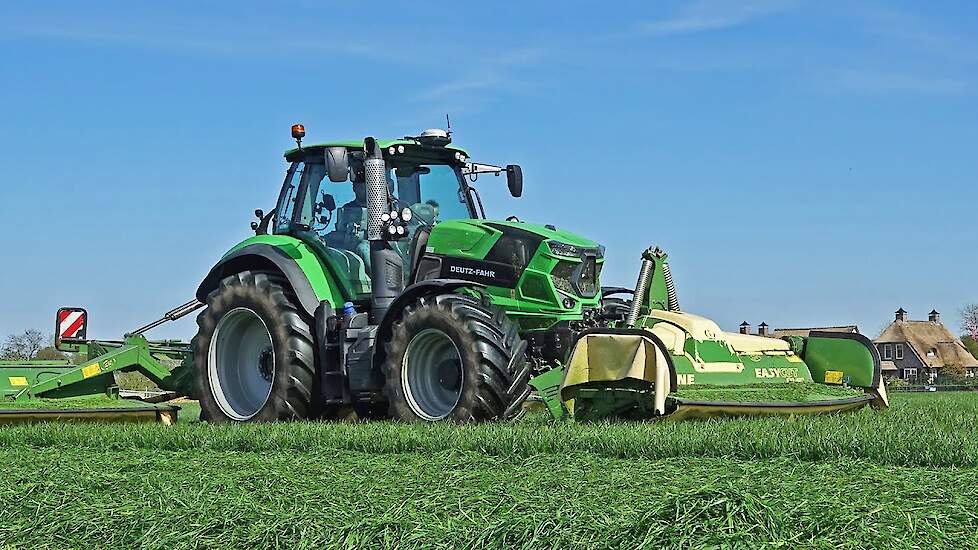 Mowing Grass with Deutz-Fahr 6215 + Krone triples | Heerikhuize | 2022