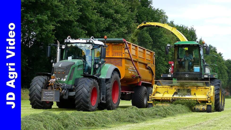 John Deere 6850 | Fendt 724 + 828 | Volvo L60F | Gras hakselen | P van den Hardenberg Elspeet | 2022