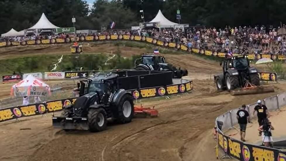 Veel Valtra geweld op het Zwarte Cross veld 2022