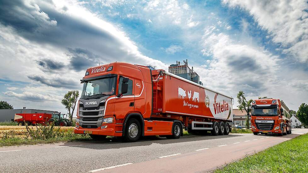 De vrachtauto’s hoefden daardoor een afstand van krap 100 meter te overbruggen.