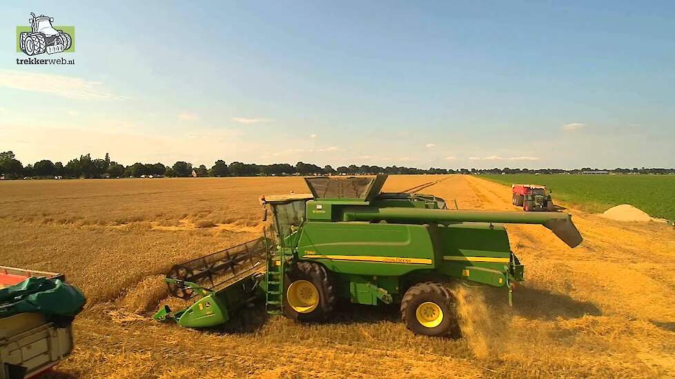 John Deere T560 van Landbouwbedrijf Buijs in de wintertarwe Trekkerweb