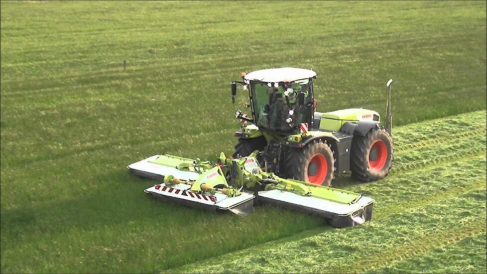 Claas Xerion 3800 trac VC met Claas Triplemaaier Trekkerweb.nl