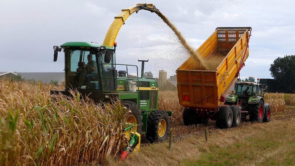 Mais Silage 2022 | John Deere 6850 | 5x Fendt | P van den Hardenberg Elspeet | Maishakselen