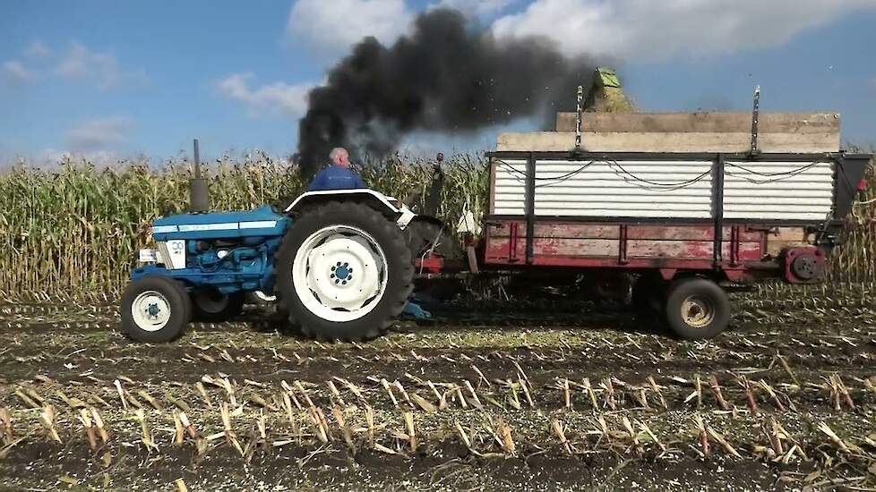 HAKSELE'N IN DE HEIDE MET EEN FORDSON MAJOR 6 CYL CLAAS JAGUAR 40