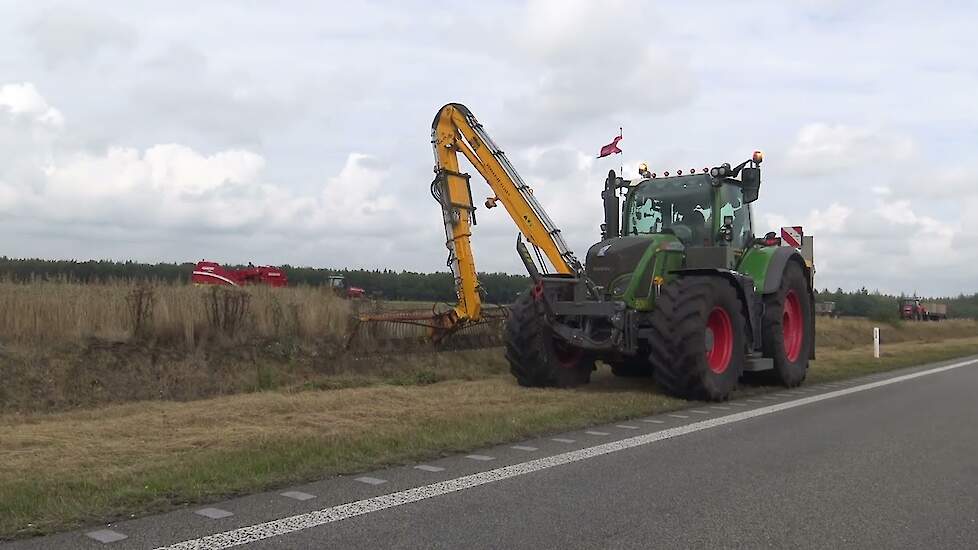 MAAIKORVEN MET EEN FENDT 718 HERDER GRANADIER 513 LSH   N34