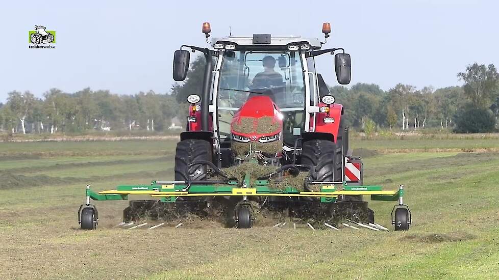 Agronic Front hark en de Knoll MidiFix baler
