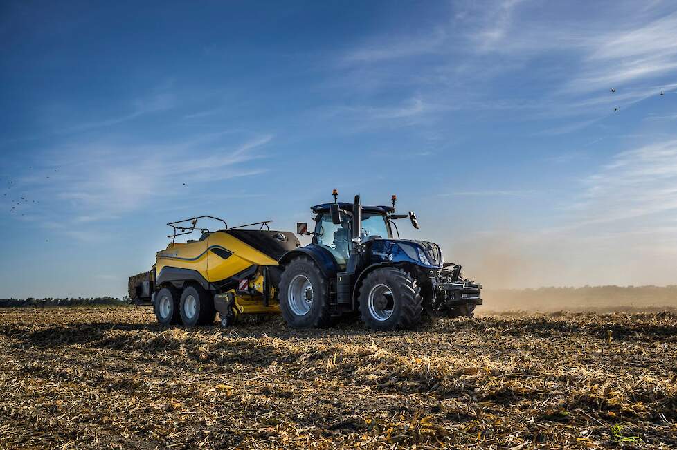 New Holland T7.300 LWB Auto Command