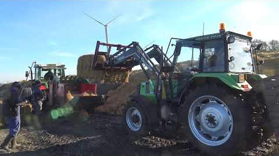 AARDAPPELS ONDERDEKKEN MET EEN FEND F 395 GT KVERNELAND KD  832