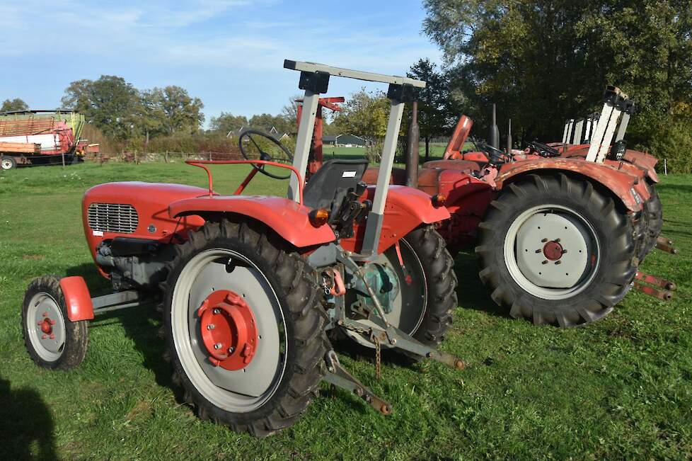 De AK7 is het oudste en tevens kleinste trekkertje uit de verzameling. Tim kreeg het van zijn vader toen hij elf jaar oud was. De trekker is van 1958.