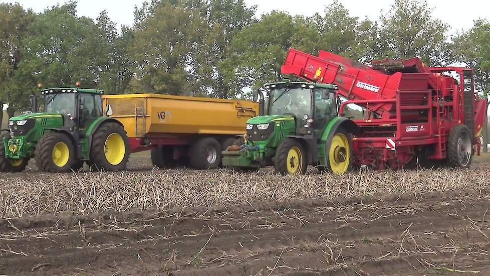 AARDAPPELEN ROOIEN MET 2 X GRIMME BR 150 EN GRIMME DR 1500 JOHN DEERE 6125 R JOHN DEERE 6210