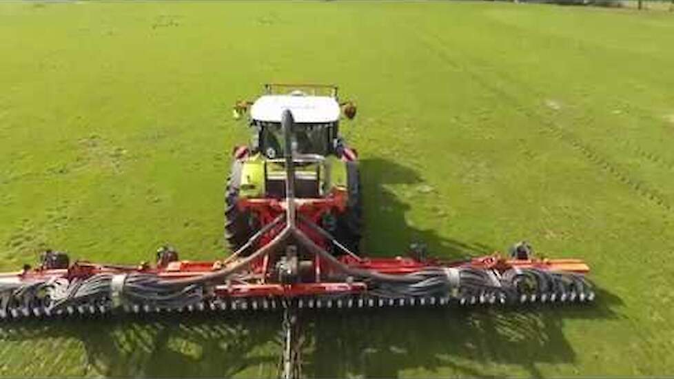 Sleepslangen met Claas Axion en Schouten sleepslang bemester Trekkerweb