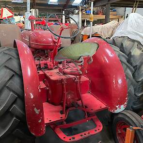 Dit is de achterkant van een McCormick W-6.