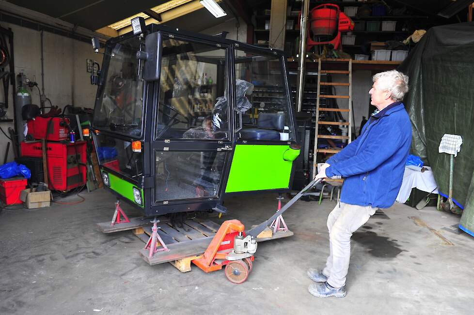 Deze cabine hoort bij een Deutz Intrac die Ed momenteel aan het restaureren is.