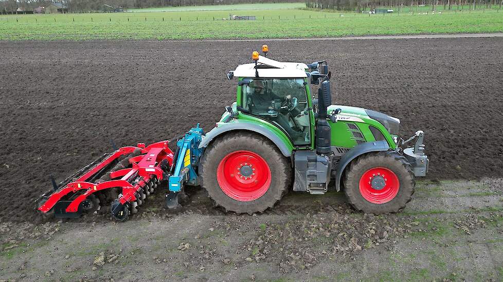 Schijveneggen + Diepwoelen | Fendt 720 + Imants + Awemak | Graszoden Van Hierden | 2023