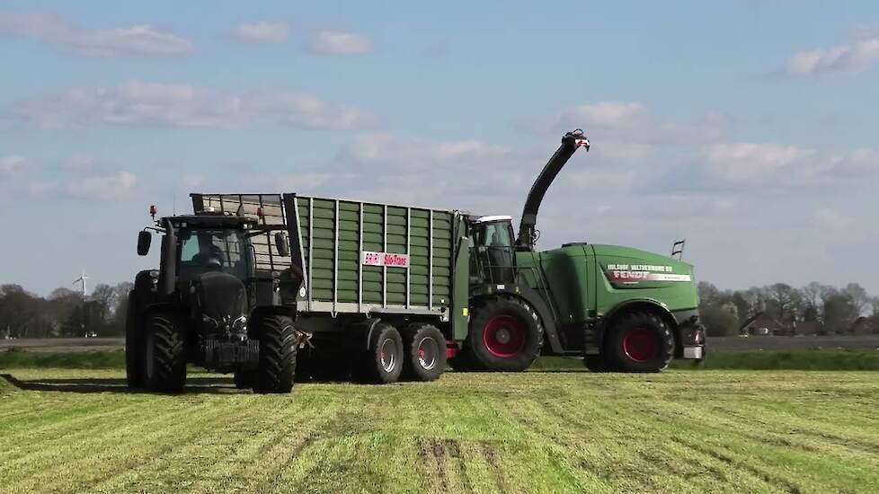 EERSTE SNEE GRAS HAKSELEN 2023 FENDT KANTANA 650 VALTRA
