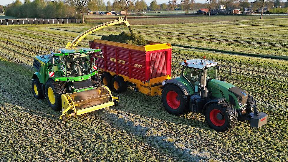 Chopping First Grass | John Deere 9500i + Fendt | Gebr. Blankespoor | 2023