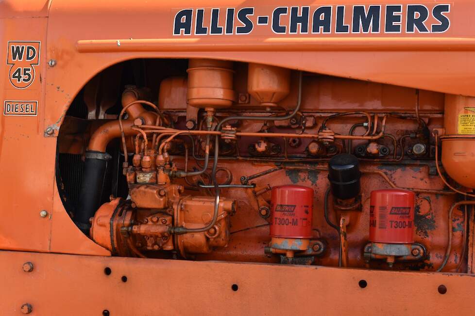 Hij was echter ook verkrijgbaar met deze zescilinder dieselmotor van Buda.