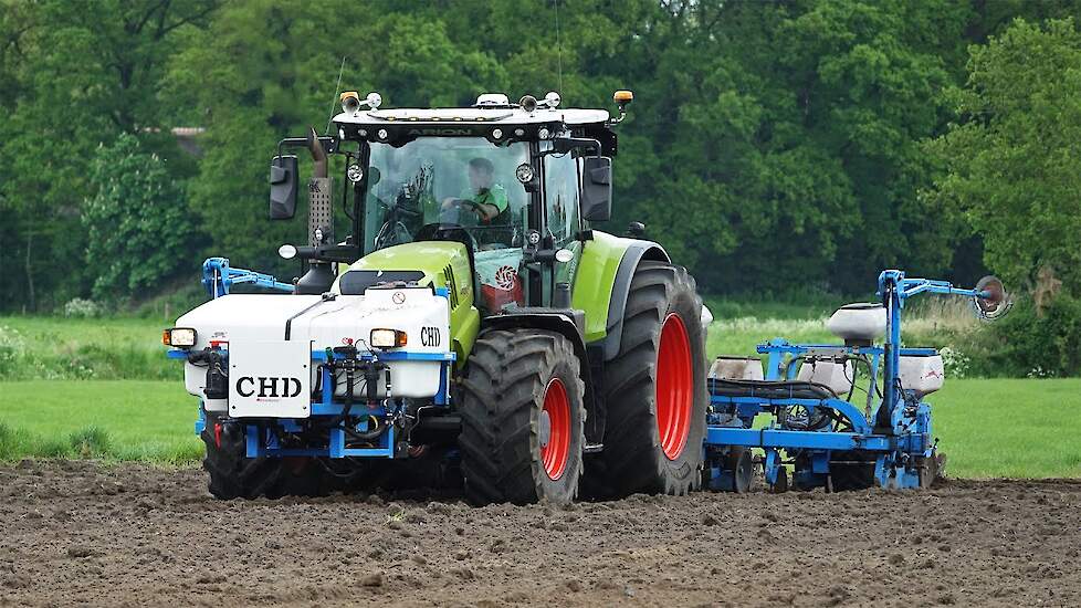 Sowing Maize | Claas Arion 660 + Monosem | Pleizier & Timmer | 2023