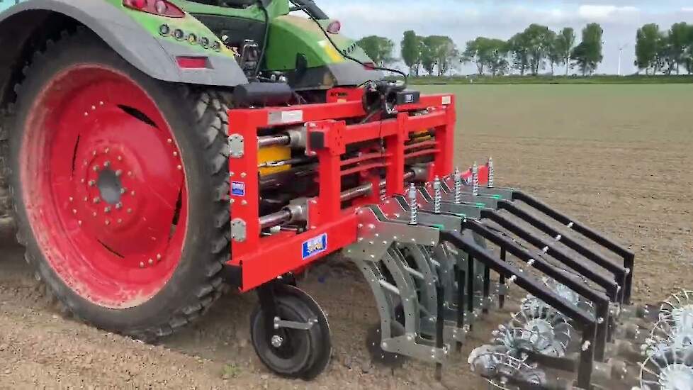 Importeur Kramer BV heeft met zijn Oliver Agro een druk voorjaar