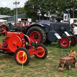 De Deutz-benzinemotor van dit tractortje is van 1936 en werd in Panningen gebruikt voor demonstraties met e-fuel.