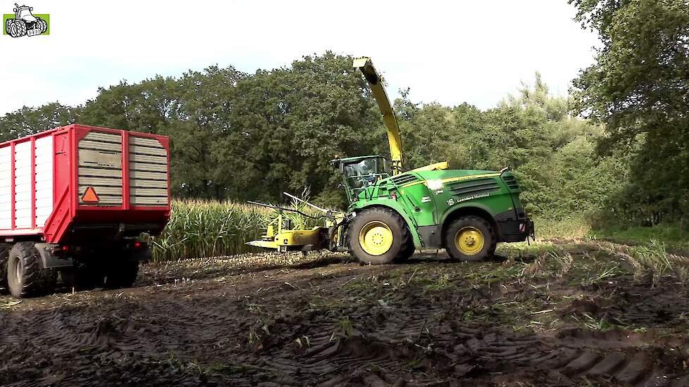 John Deere 8500i van Leenders uit Mariahout