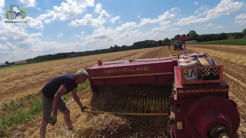 Straw baling New Holland 378 Hayliner Fendt 306 LS Turbomatik