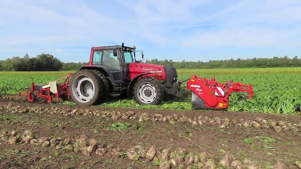 Valtra Valmet 8550, 2 fase bietenrooien op 25 sept 2023