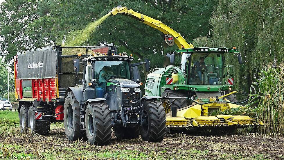 Maïs silage 2023 | John Deere 8300i + 6R 250 + Massey Ferguson | Geurtsen & Ploeg